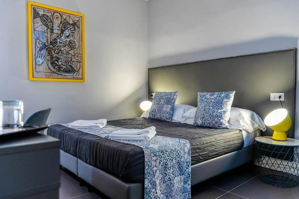 Bed and Breakfast Re Vittorio De Luxe Messina 3*,  Italia