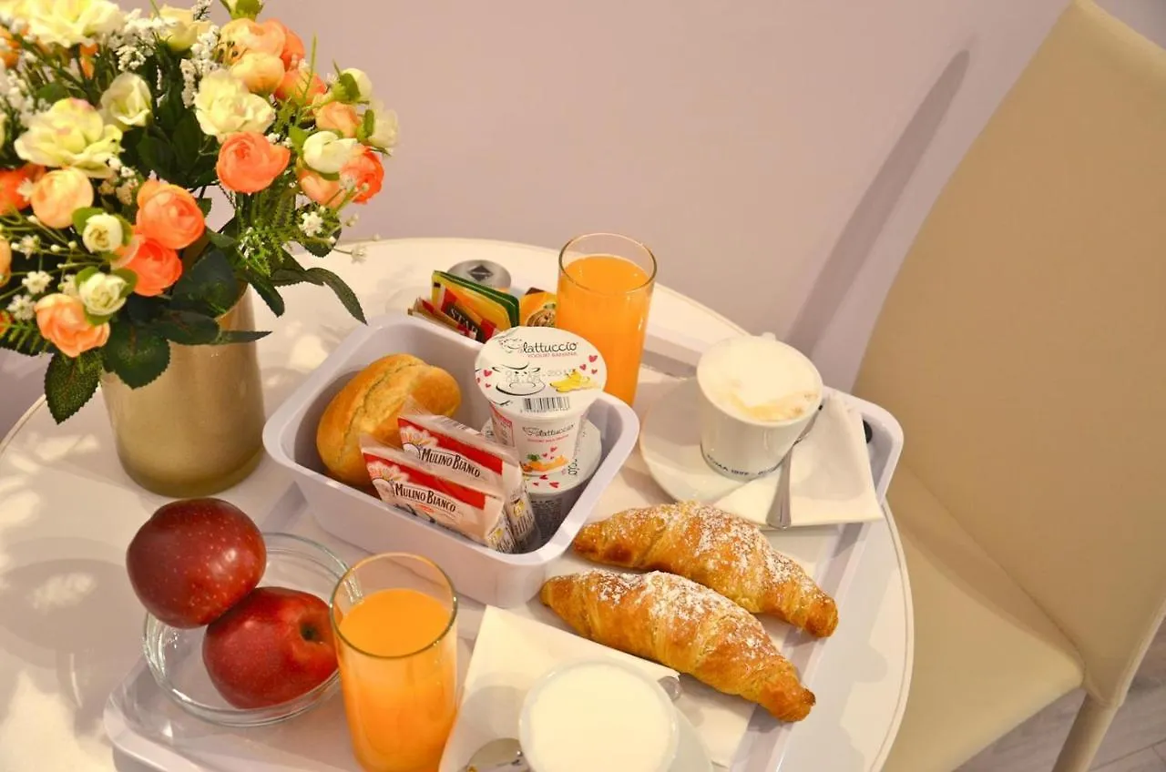 Bed and Breakfast Re Vittorio De Luxe Messina 3*,  Italia